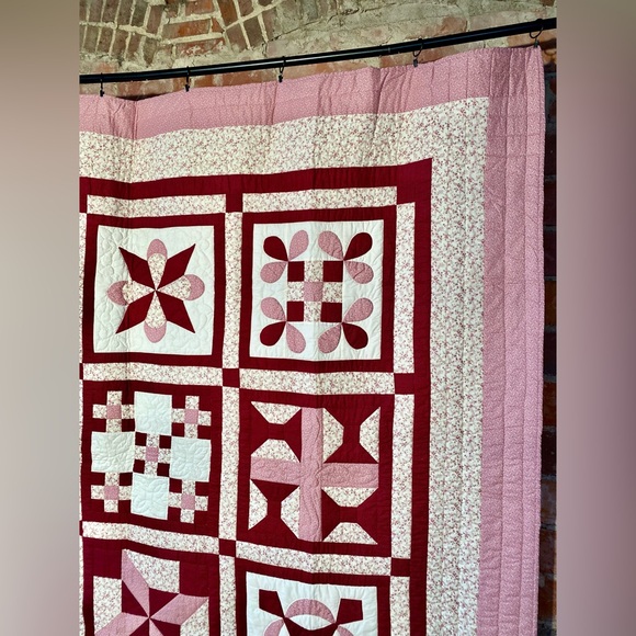 Hand Stitched Patchwork Applique Quilt 86” x 96” - Picture 3 of 16